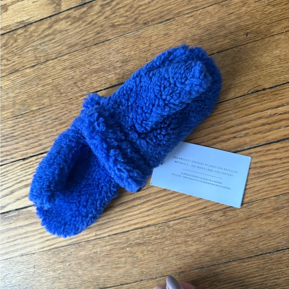 UGG Kids' UGGFluff Mitten - Size 4-6 - NWT